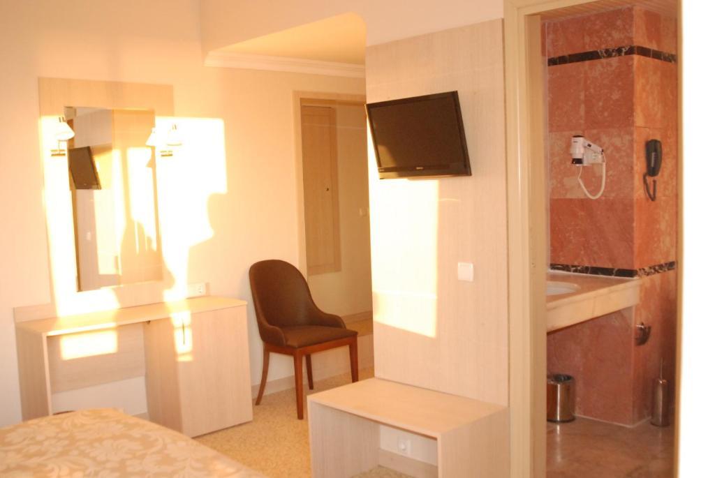 Hotel Suix Lara Анталия Стая снимка