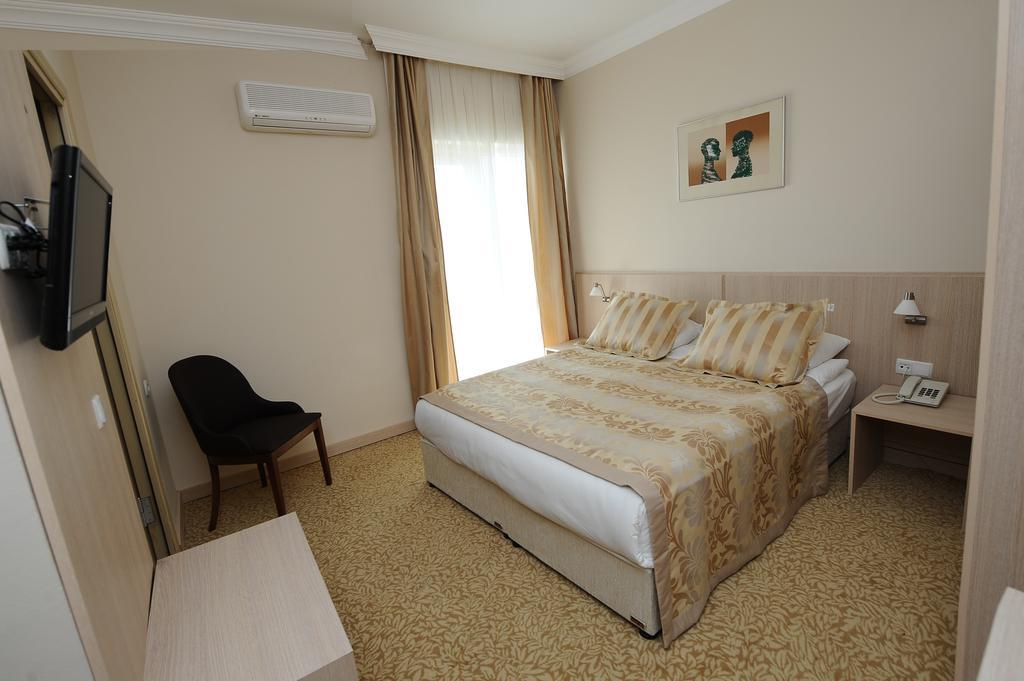 Hotel Suix Lara Анталия Екстериор снимка